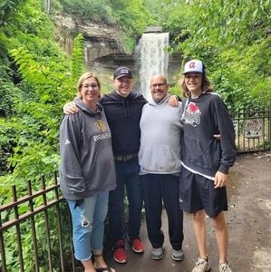 Meet your Posher, Cliff